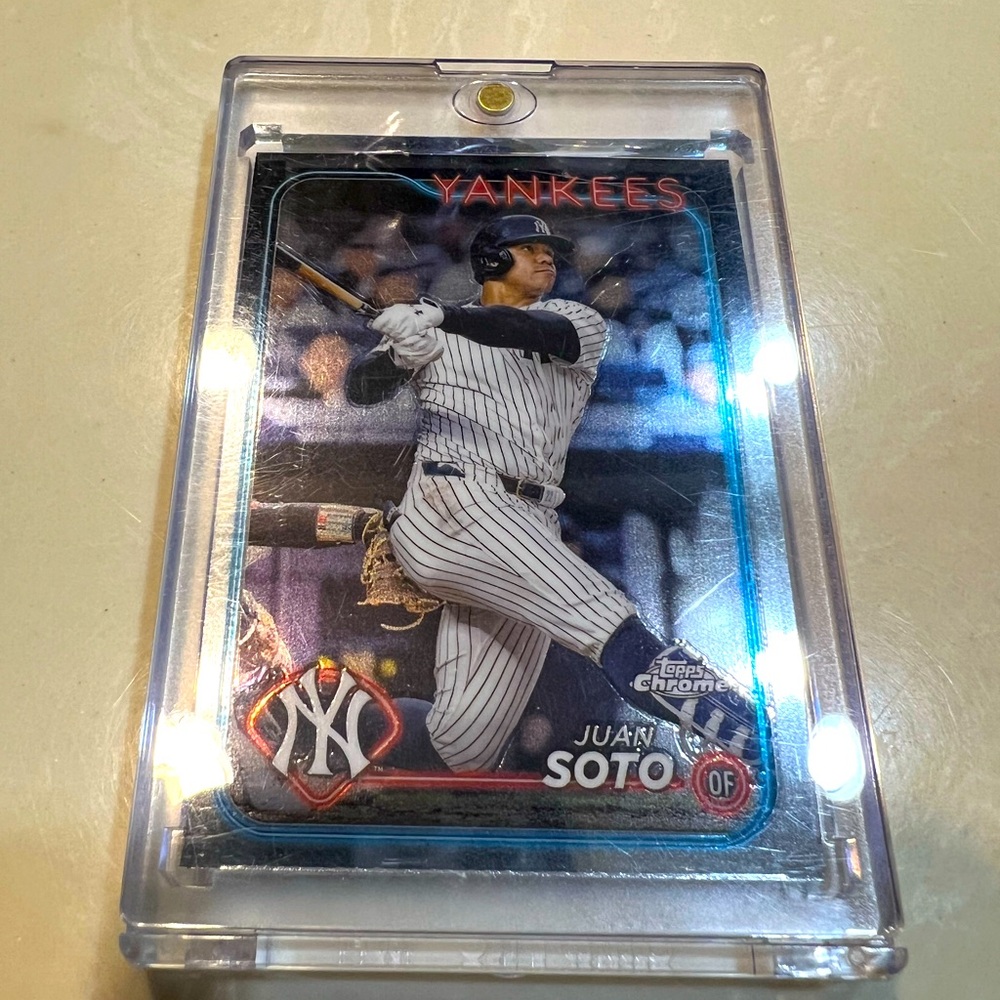 JUAN SOTO 2024 Topps Chrome REFRACTOR # 150 NEW YORK YANKEES